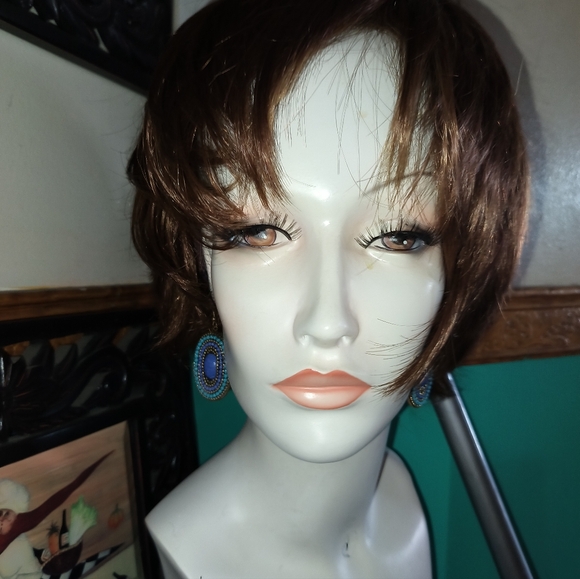 Golden Brown Short Wig - Picture 13 of 15